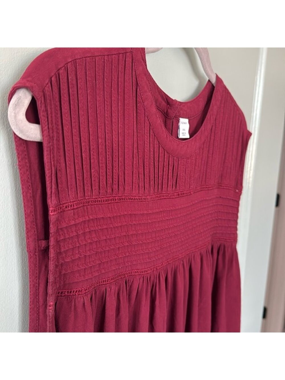 Sleeveless top - Picture 2 of 4